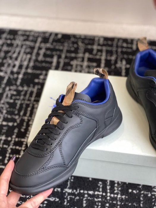 Кросівки фото 3