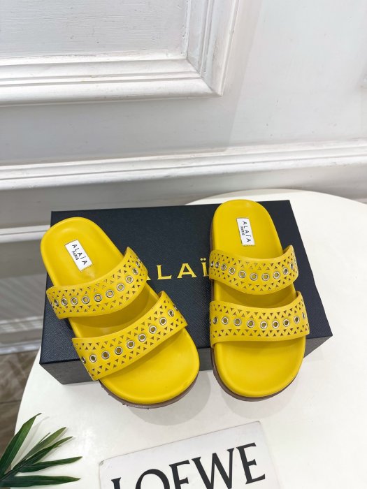 Шлепанцы женские фото 2