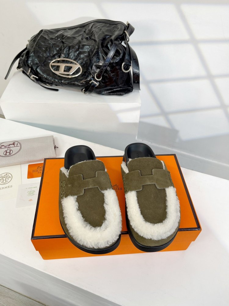 Slippers women's from fur leather