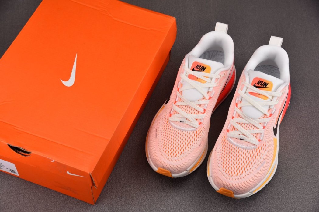 Кроссовки Vomero 18 Sail Bright Crimson фото 7