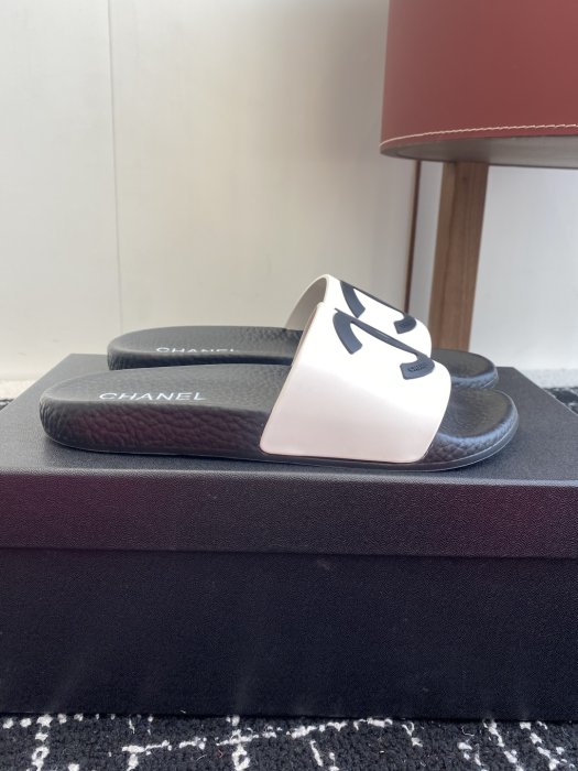 Шлепанцы женские фото 2