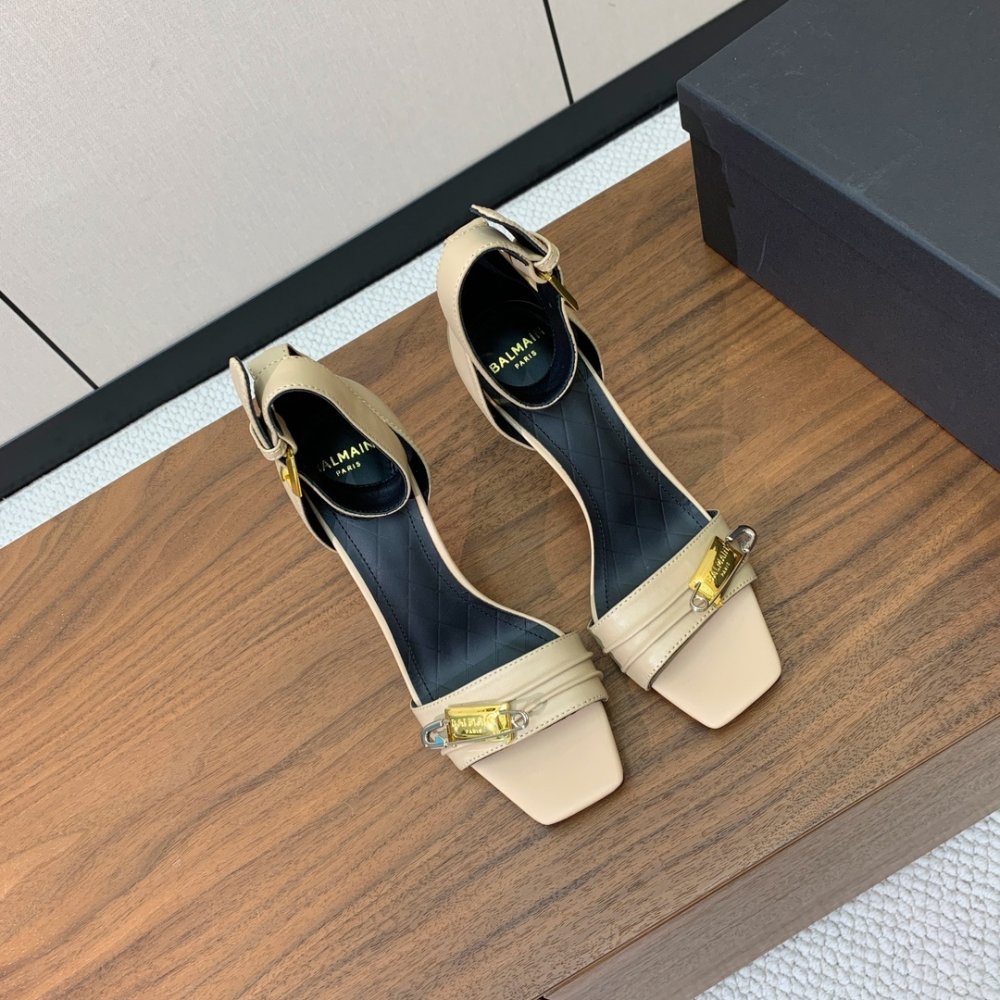 Босоножки фото 2