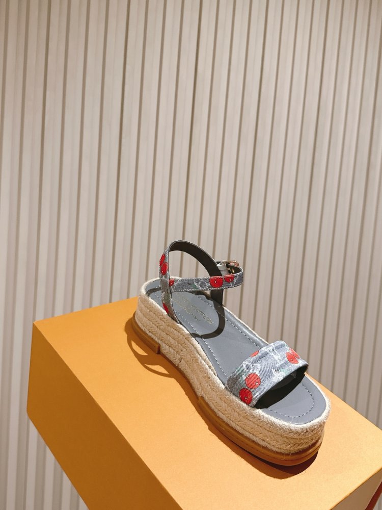 Сандалі жіночі фото 9