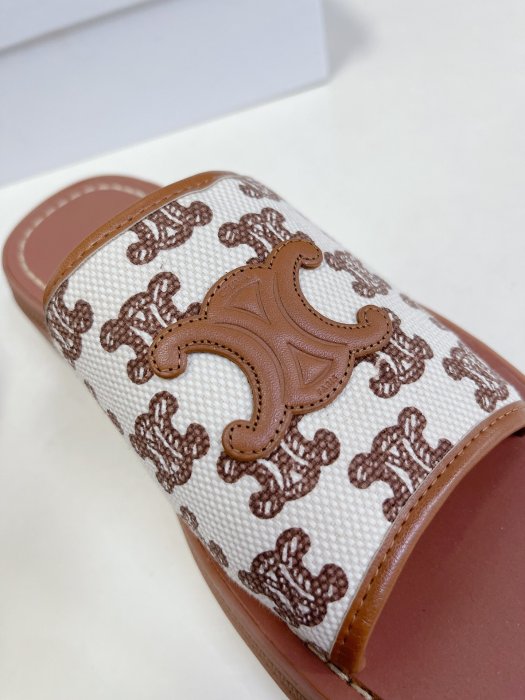 Шлепанцы фото 7