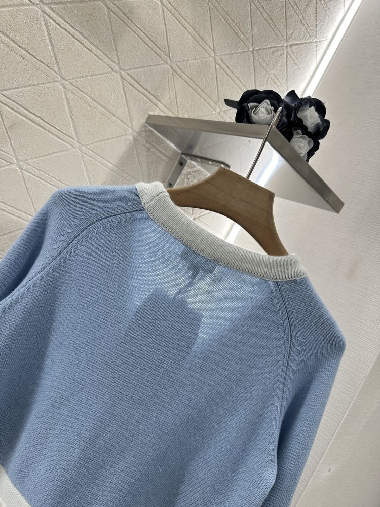 Short knitted cardigan фото 4