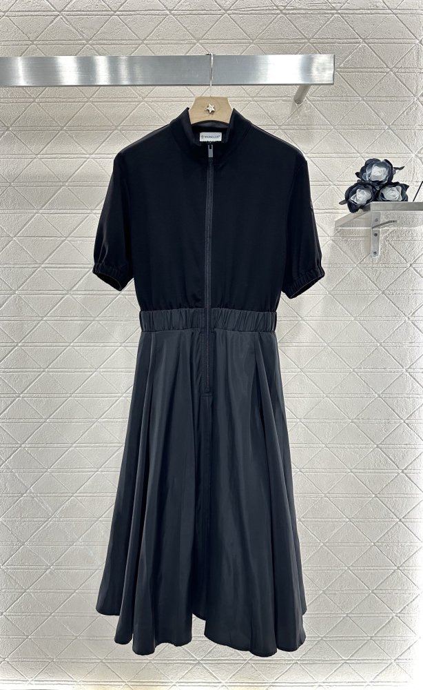 Плаття, Сукня з короткими рукавами