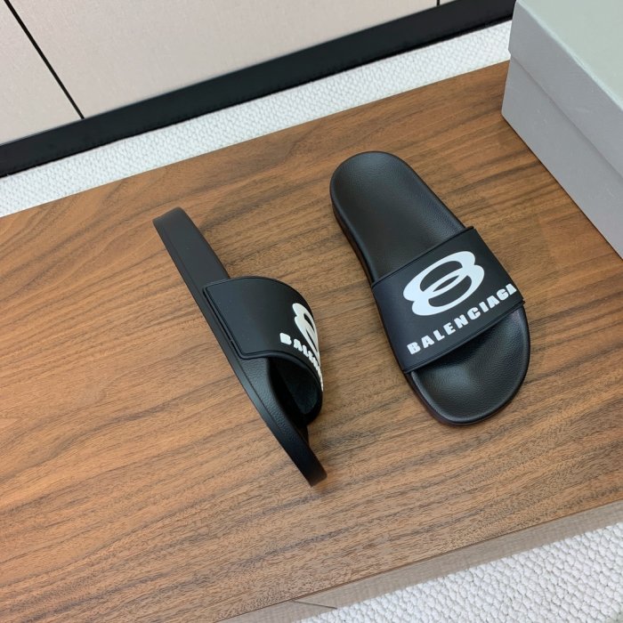 Шлепанцы фото 4