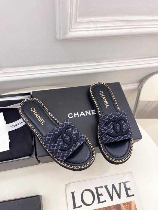 Шлепанцы женские фото 4