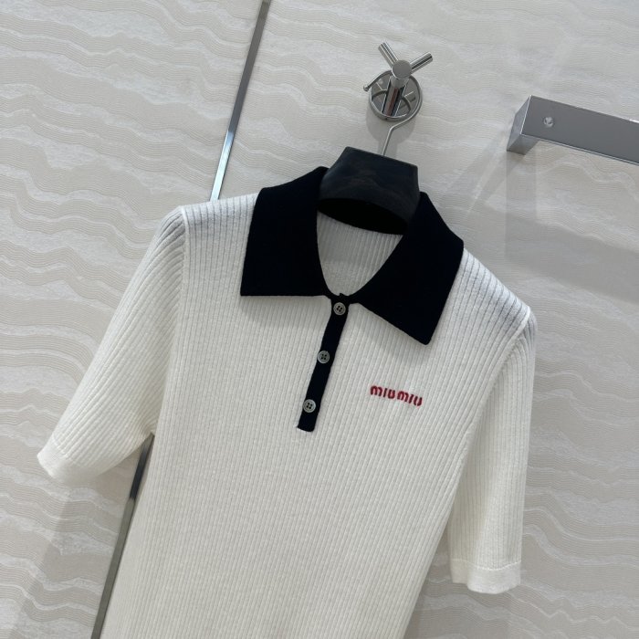 T-shirt women's фото 2