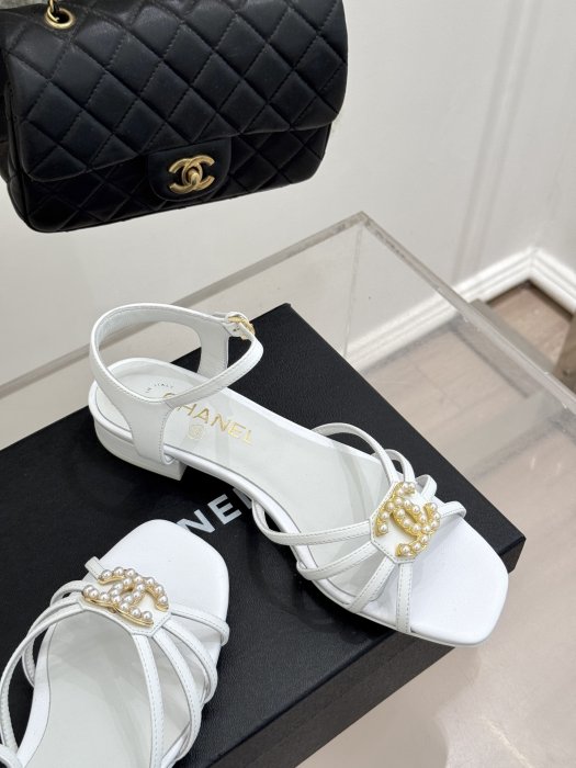 Босоножки фото 5