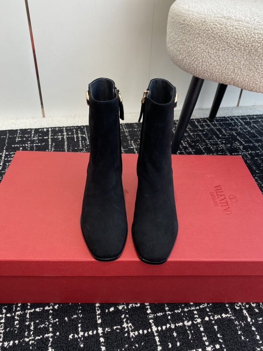 Boots women's