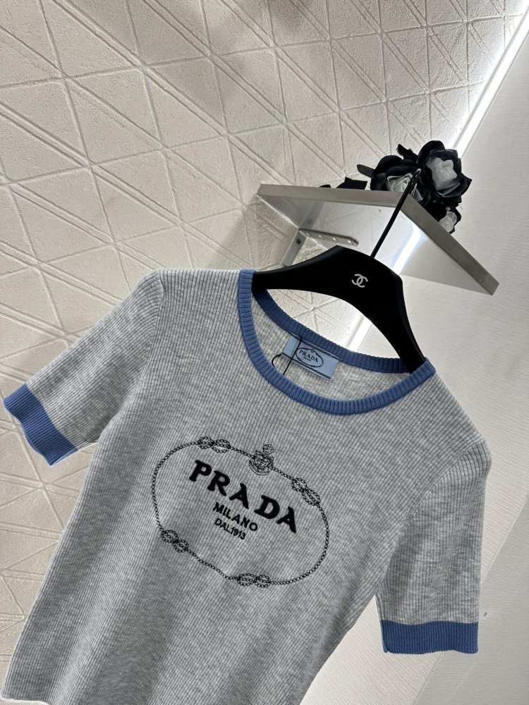 T-shirt women's фото 7