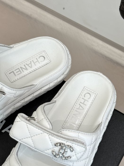 Шлепанцы женские фото 8