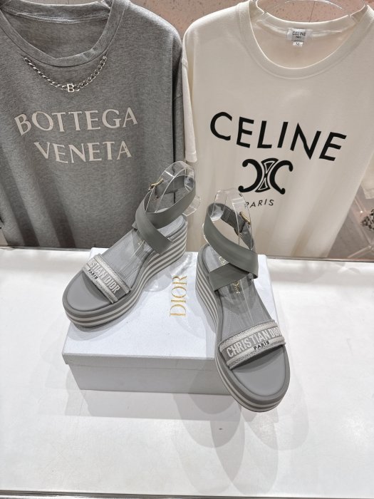 Sandals women's фото 2