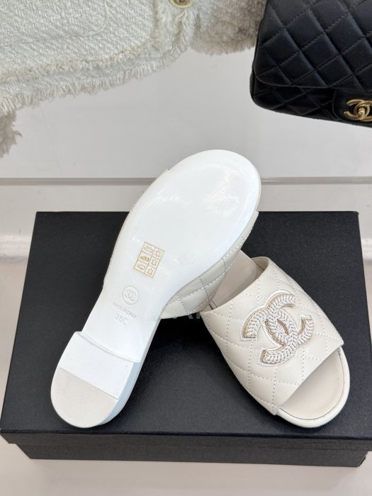 Шлепанцы фото 9