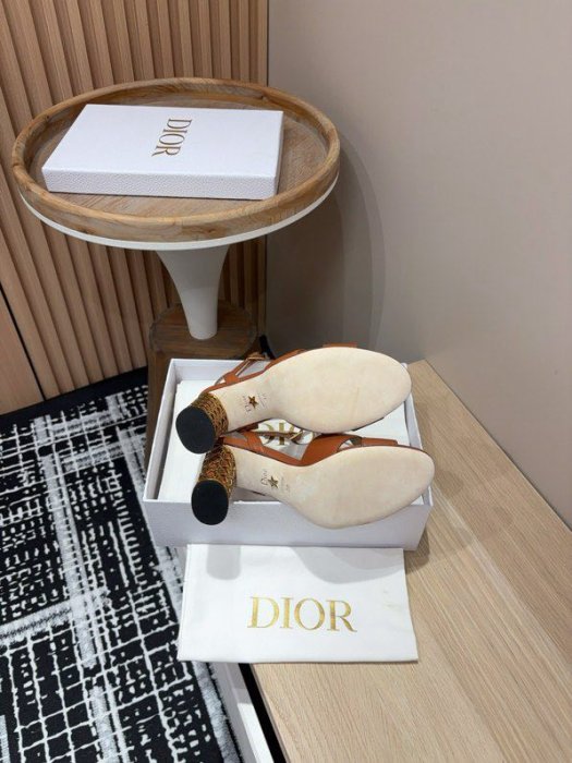 Босоножки Dior Icon на толстом фото 9