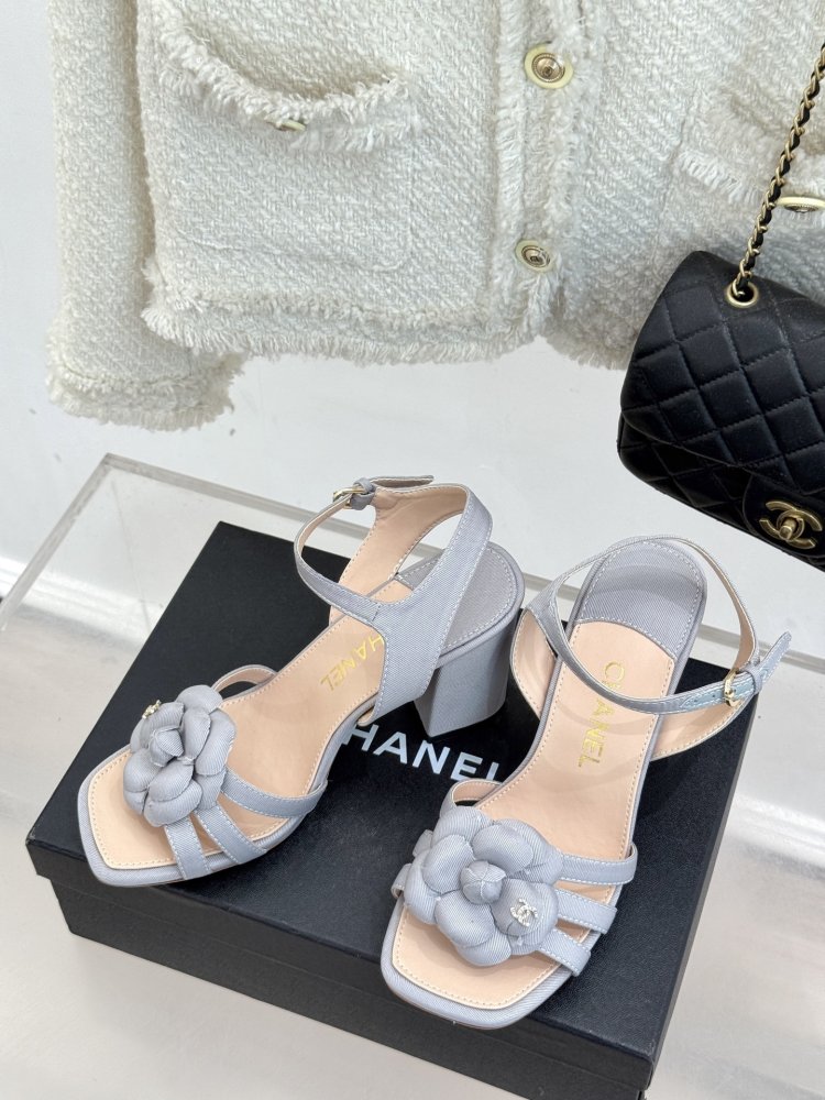 Босоножки фото 2