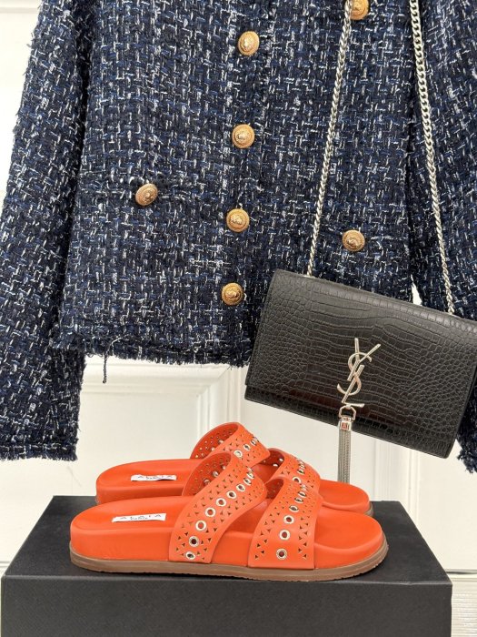 Шлепанцы женские