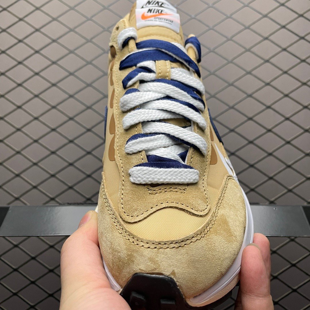 Sneakers  Vaporwaffle sacai Sesame Blue Void DD1875-200 фото 9