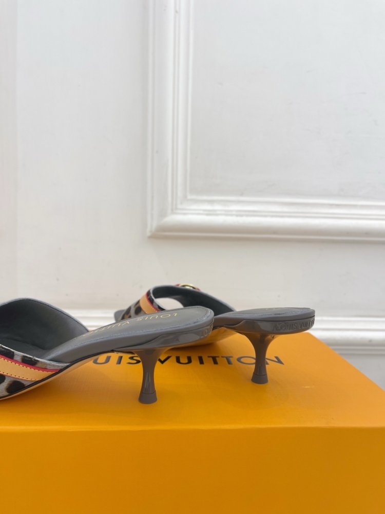 Босоножки фото 7