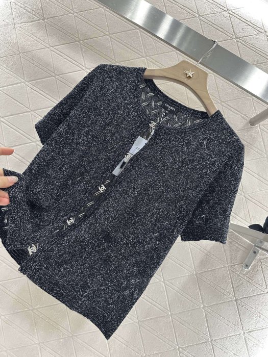 T-shirt women's фото 6