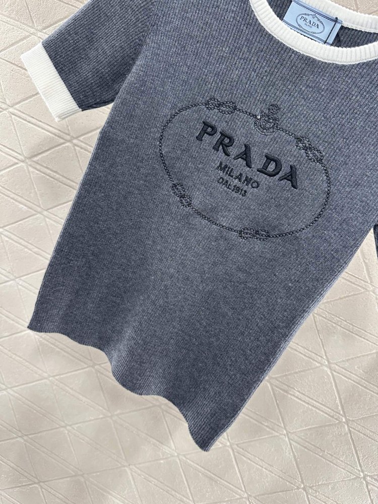 T-shirt women's фото 5