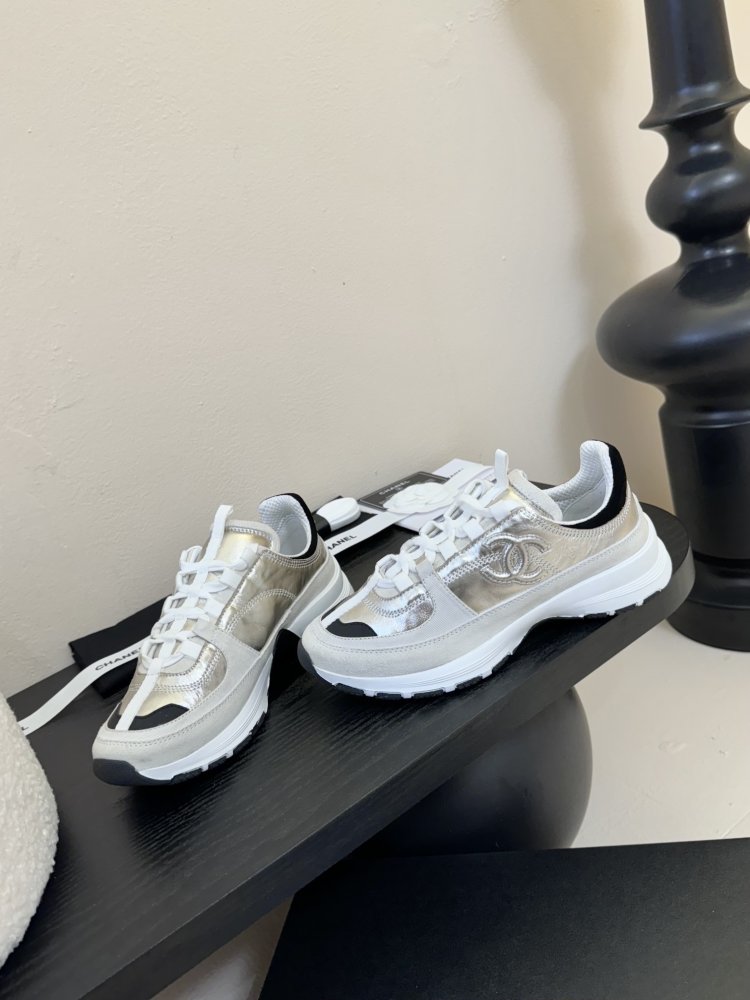 Кроссовки женские фото 3