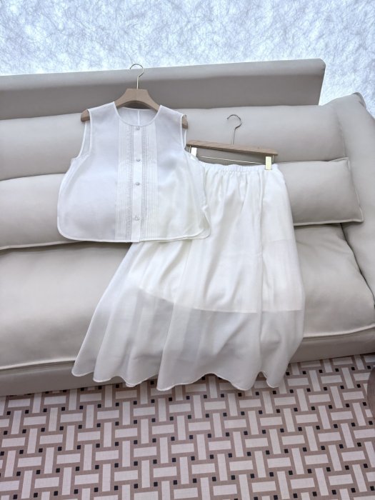 Костюм жіночий фото 3