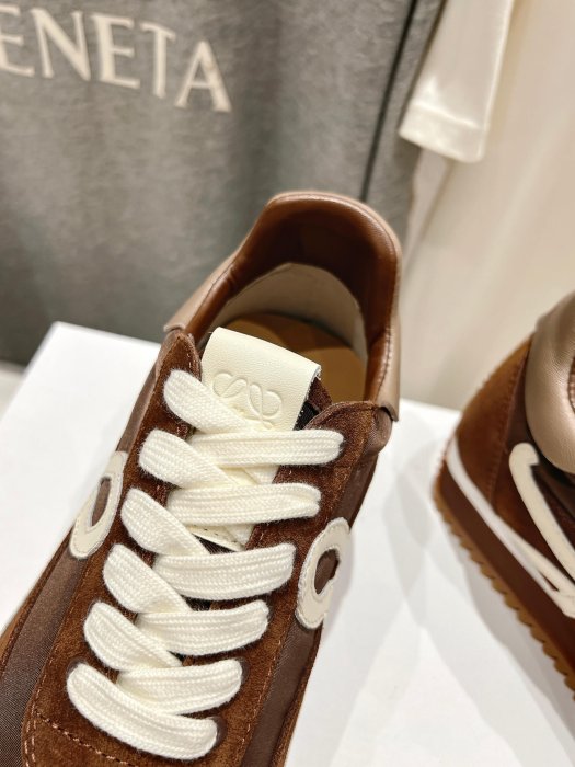 Кроссовки женские фото 6