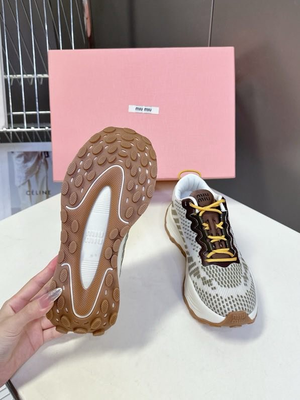 Кроссовки женские фото 9