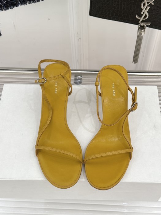 Босоножки фото 4