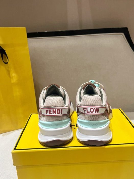 Кросівки фото 3