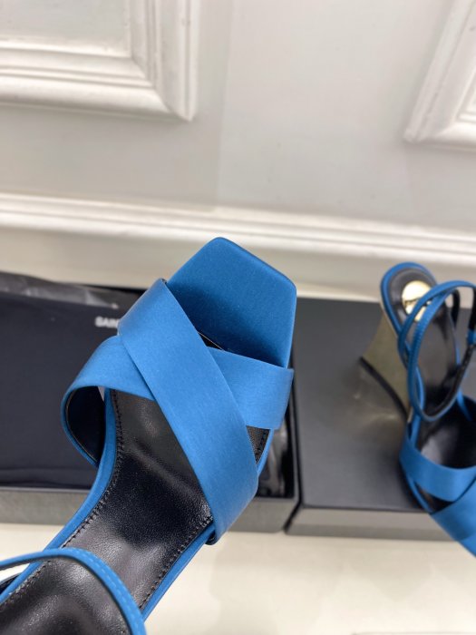 Босоножки фото 7