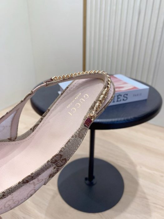 Босоножки фото 6