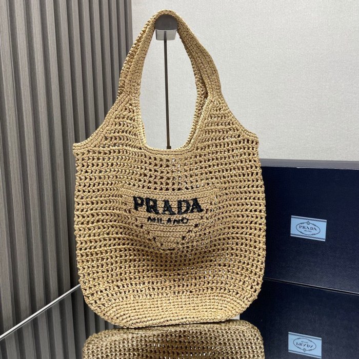 A bag тоут wicker of рафии 51 cm