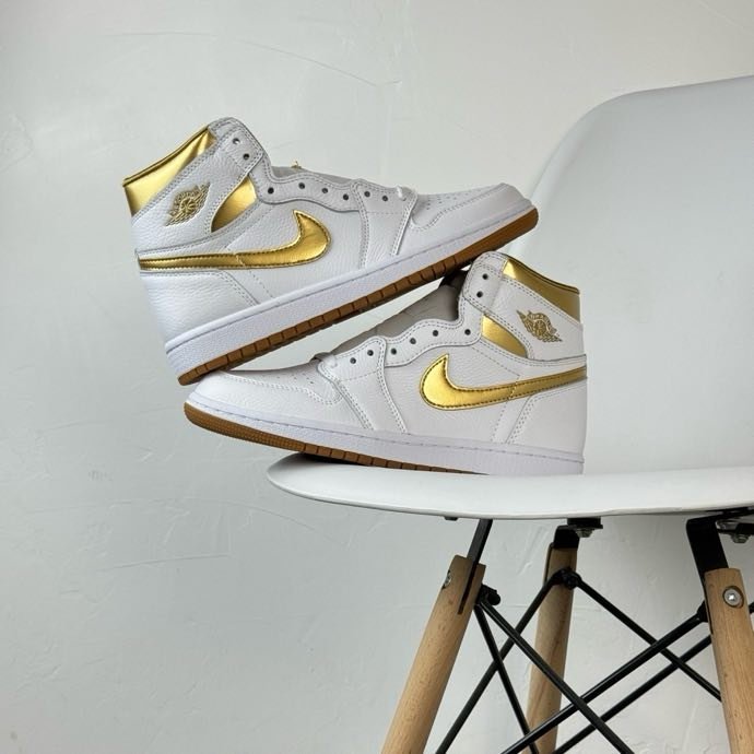 Sneakers Air Jordan 1 Retro High Metallic Gold