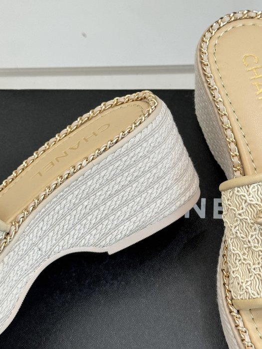 Шльопанці жіночі фото 6