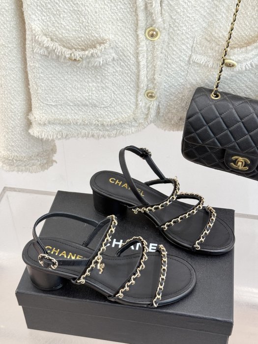 Босоножки фото 3