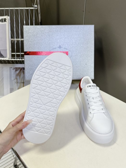 Кроссовки женские фото 9