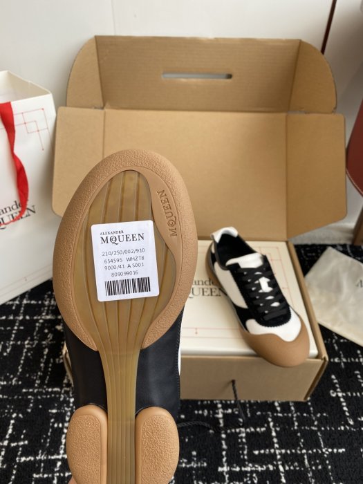 Кросівки фото 9