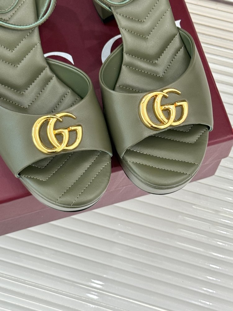 Босоножки фото 7