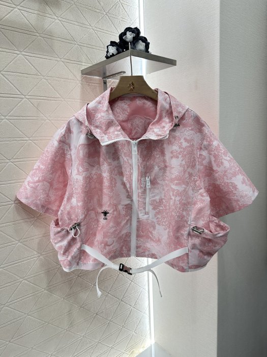 Куртка вітровка жіноча