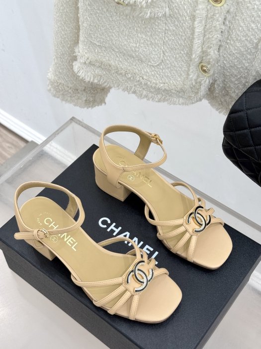 Sandals фото 3