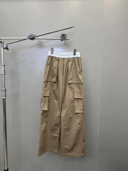 Extensive women's pants