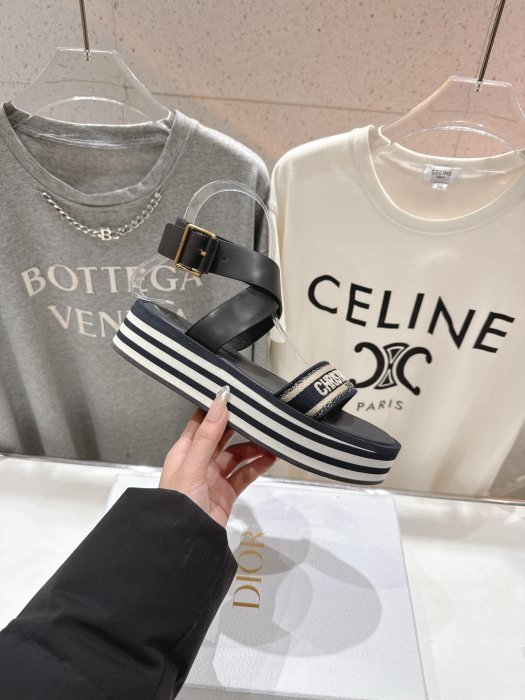 Sandals women's фото 4