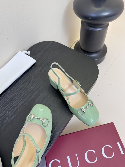 Босоножки фото 4