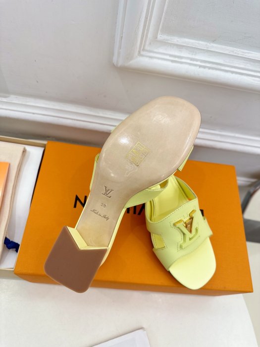 Босоножки фото 9