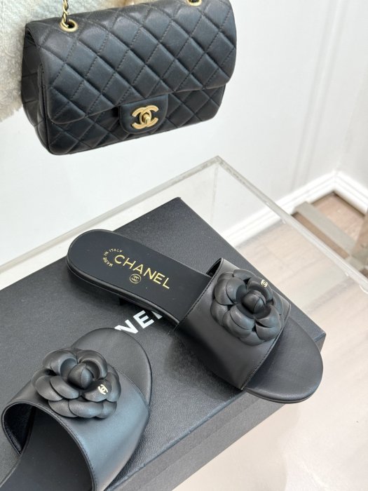 Шлепанцы фото 5