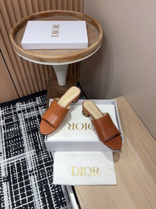 Босоножки Dior Icon на толстом фото 4