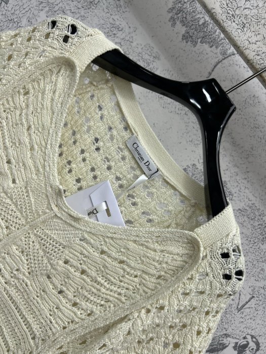 T-shirt women's фото 2